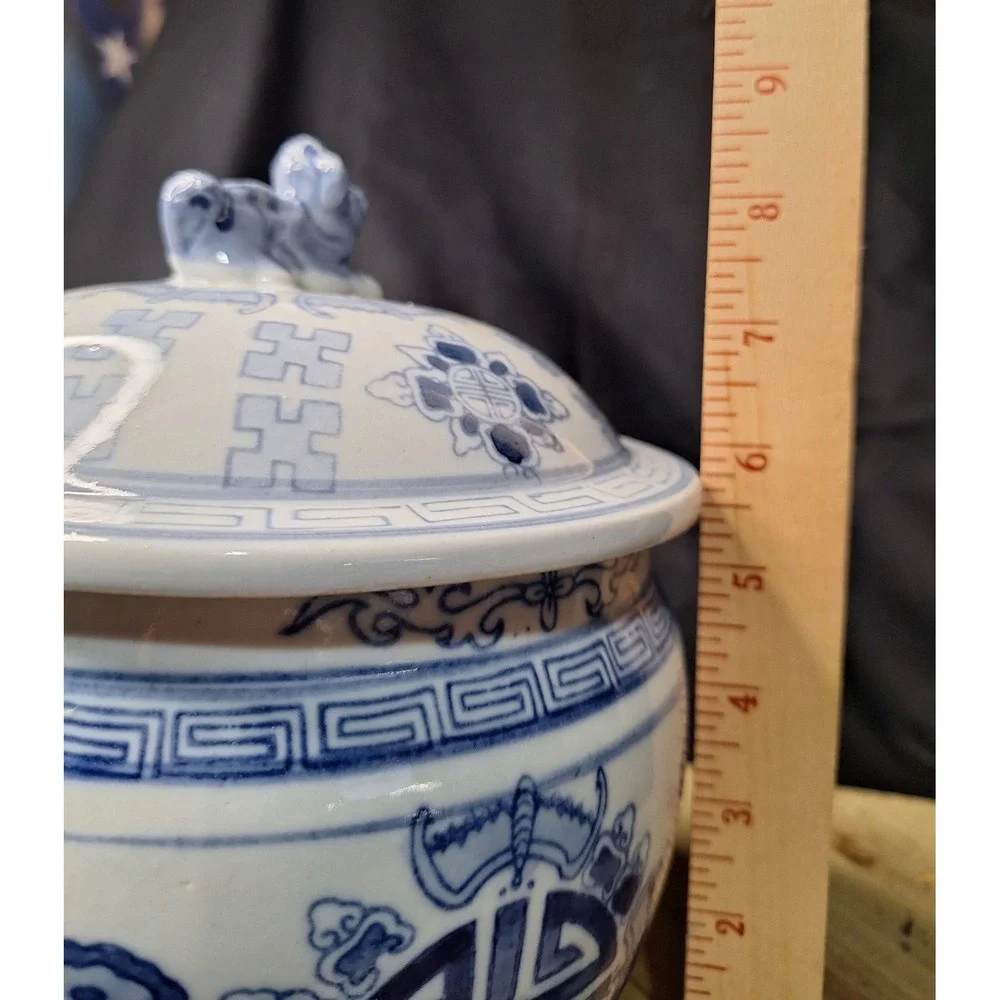 Vintage Blue and White Porcelain Ginger Jar Foo Dog Lid Longevity Shou Symbol - Picture 10 of 16